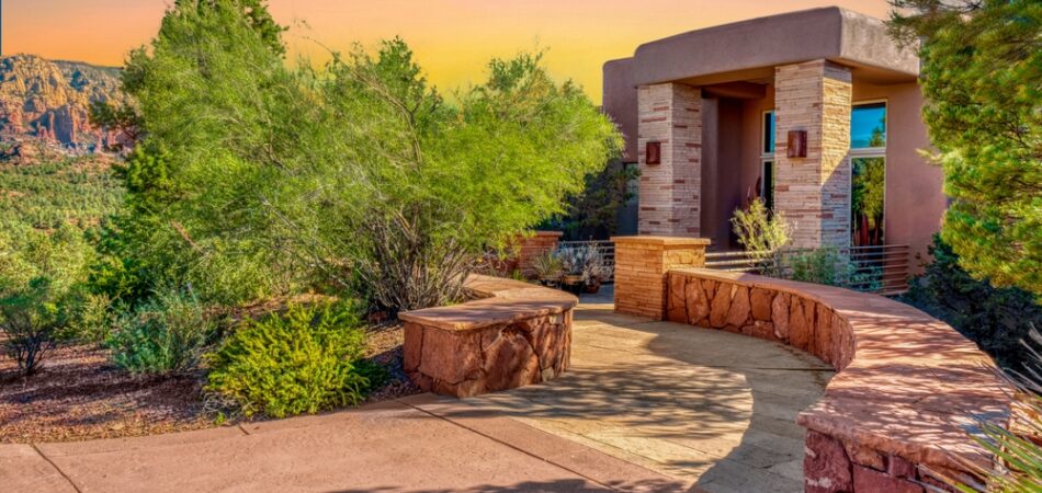 A,luxury,home,in,the,desert